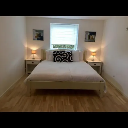 Modern & Spacious Apartmán *